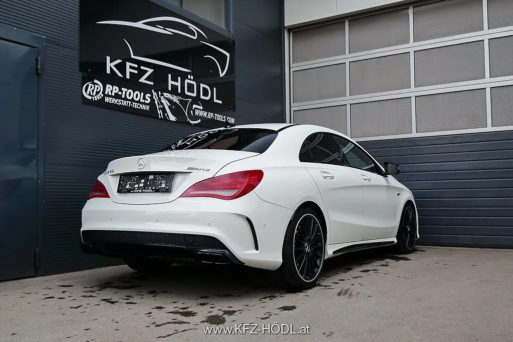 Mercedes-Benz CLA 45 AMG 4MATIC Aut. Image 2