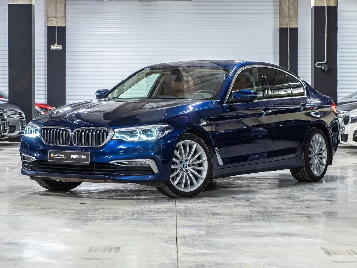 BMW 5-Series Image 1